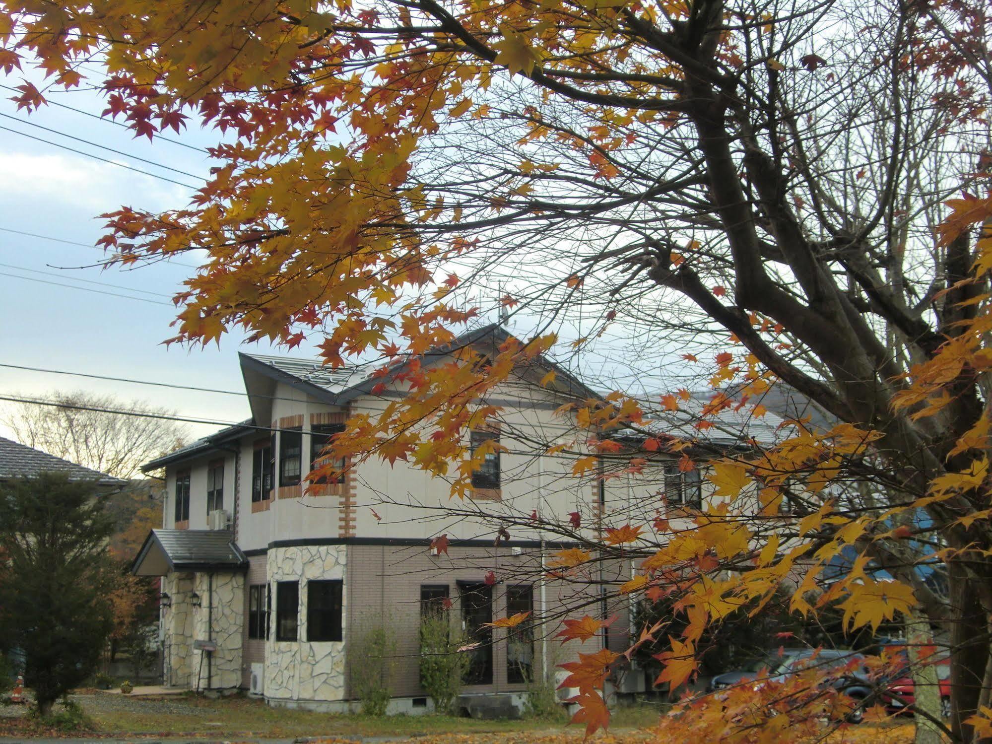 Hotel ペンションカパルア軽井沢 Karuizawa Zewnętrze zdjęcie