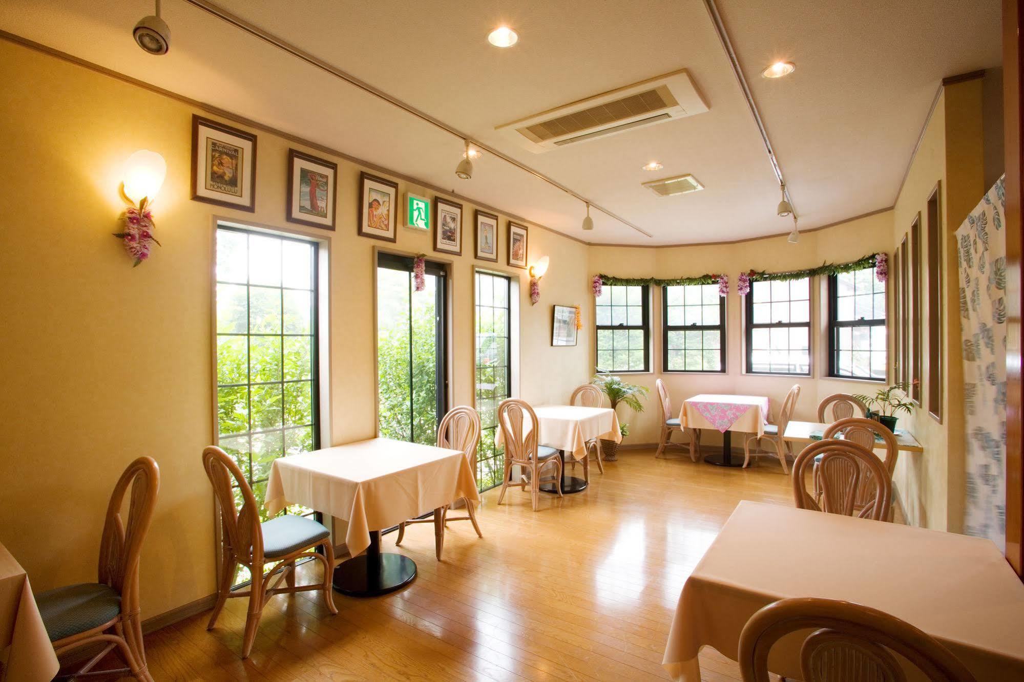 Hotel ペンションカパルア軽井沢 Karuizawa Zewnętrze zdjęcie